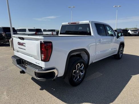 New 2026 GMC Sierra 1500 SLE image 8