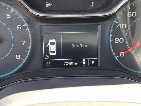 Used 2017 Chevrolet Cruze LT FWD image 19