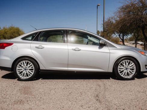 Used 2018 Ford Focus Titanium image 4