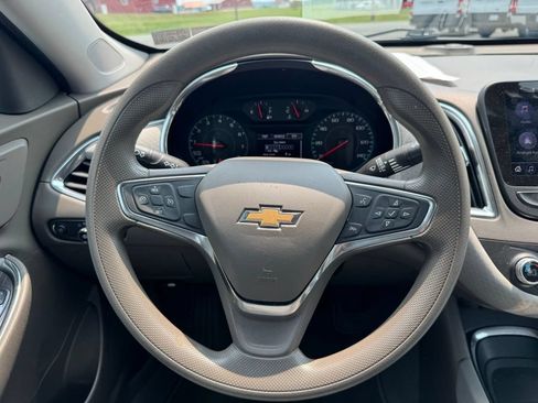Used 2019 Chevrolet Malibu LT FWD image 15
