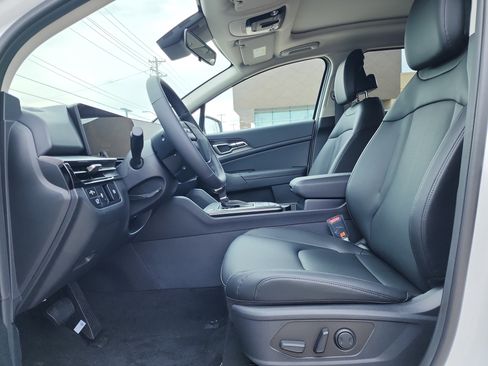 New 2026 Kia Sportage EX w/ EX Panorama Roof Package image 5