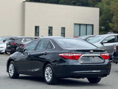 Used 2015 Toyota Camry LE image 8