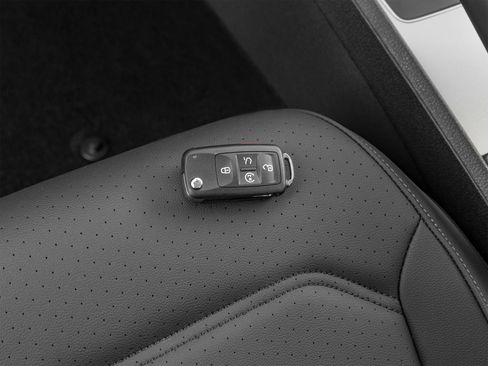 Used 2022 Volkswagen Passat 2.0T image 34