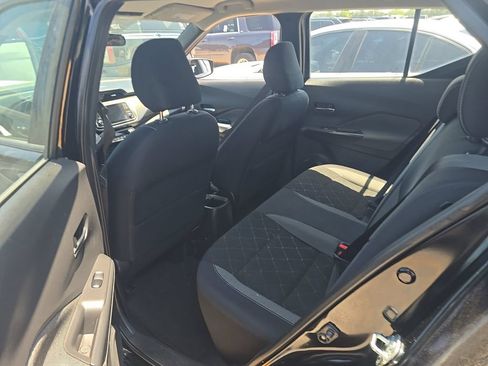 Used 2018 Nissan Kicks SV FWD image 8
