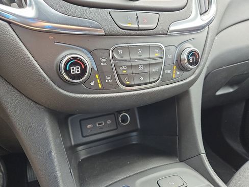Used 2023 Chevrolet Equinox LT image 22