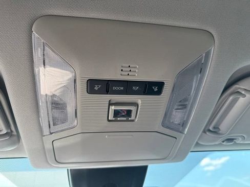 Used 2024 Toyota RAV4 XLE AWD/4WD image 21