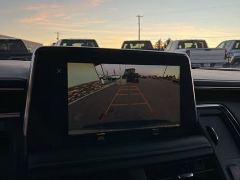 Used 2023 Chevrolet Suburban Premier image 45