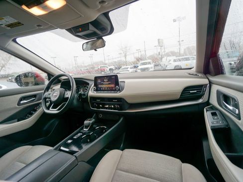 Used 2023 Nissan Rogue SV image 16