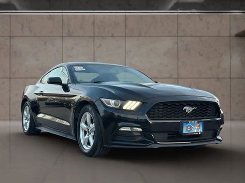 Used 2015 Ford Mustang Coupe RWD image 6