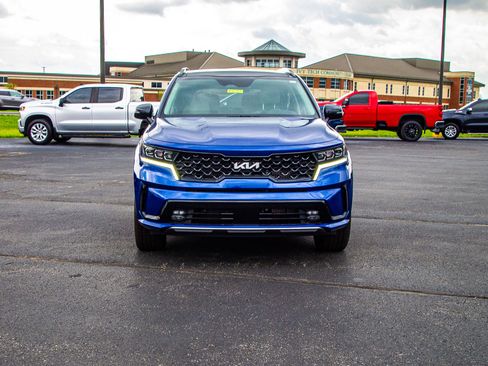 Used 2023 Kia Sorento SX image 2