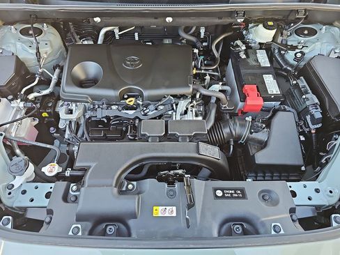 Used 2021 Toyota RAV4 XLE image 32