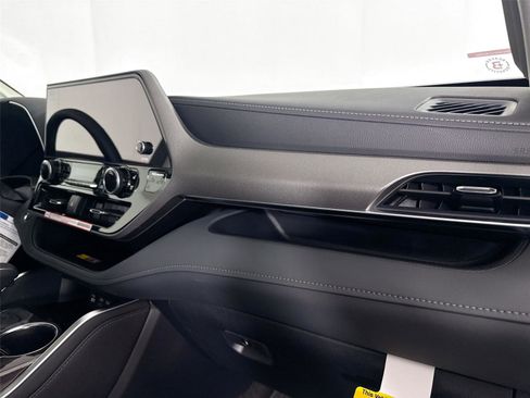 New 2026 Toyota Highlander Limited image 42
