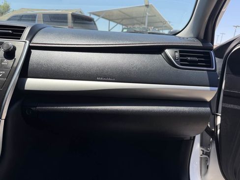 Used 2017 Toyota Camry SE FWD image 34