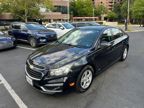 Used 2015 Chevrolet Cruze LT w/ RS Package FWD image 3