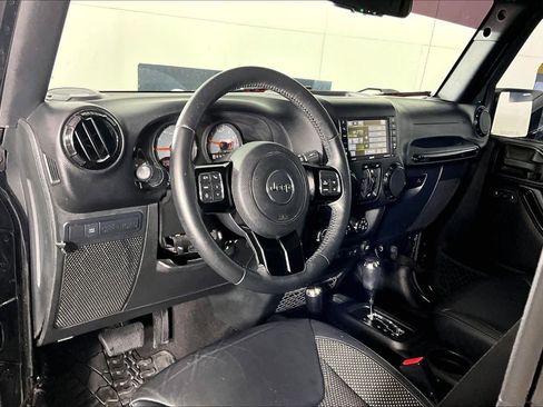 Used 2016 Jeep Wrangler Unlimited Sahara AWD/4WD image 16