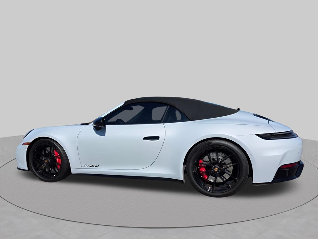 Used 2026 Porsche 911 Carrera GTS RWD image 4