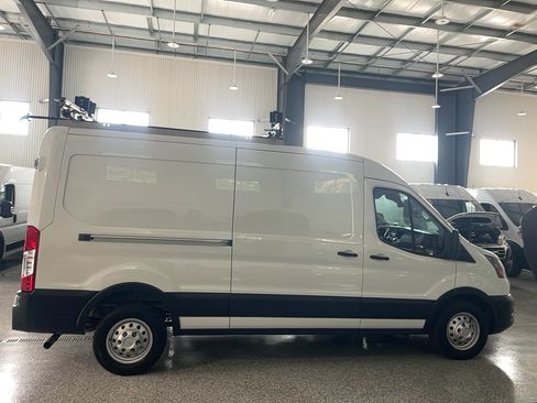 Used 2022 Ford Transit 250 Medium Roof AWD image 6