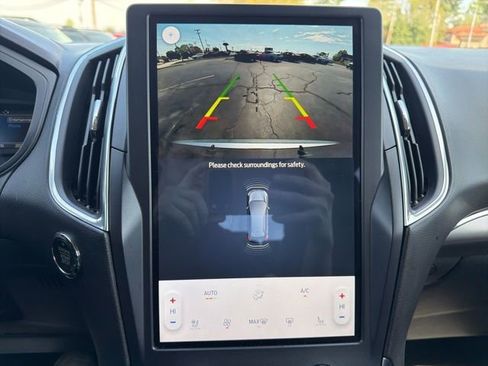 Used 2022 Ford Edge Titanium image 25