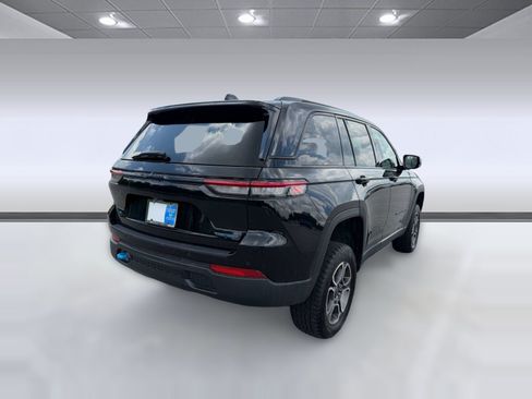 Used 2022 Jeep Grand Cherokee Trailhawk AWD/4WD image 9