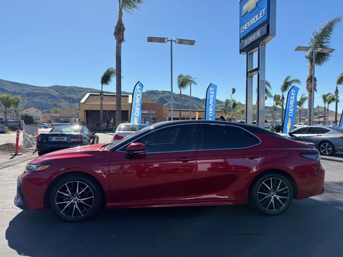 Used 2023 Toyota Camry SE w/ Convenience Package image 5