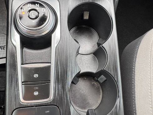 Used 2020 Ford Escape SE image 18