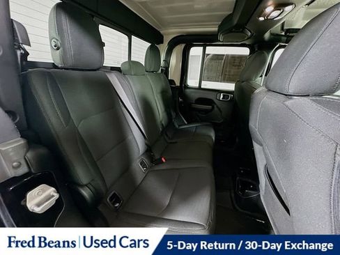 Certified 2022 Jeep Gladiator Willys image 28