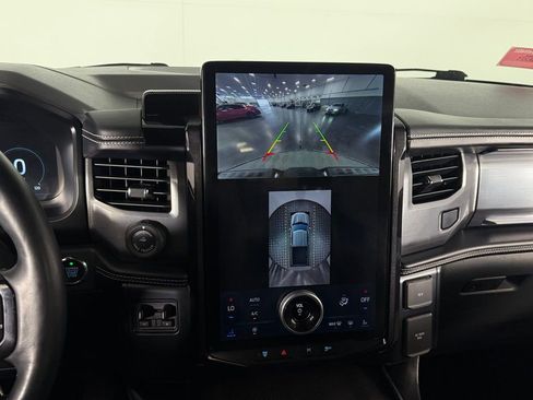 Used 2023 Ford F150 Lightning Platinum image 17