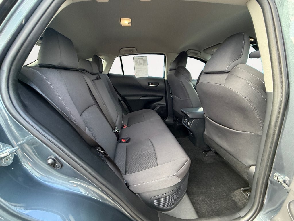 Used 2024 Toyota Venza LE AWD/4WD image 23