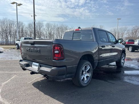 New 2026 RAM 1500 Express AWD/4WD image 5