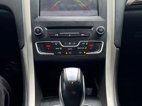 Used 2016 Ford Fusion SE w/ Equipment Group 202A FWD image 27