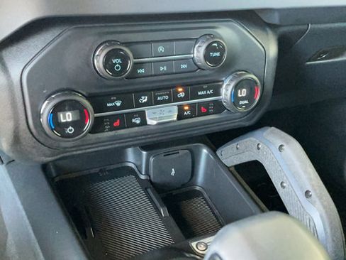 Used 2025 Ford Bronco Big Bend w/ Black Diamond Package AWD/4WD image 17