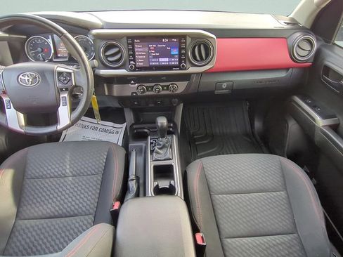 Used 2021 Toyota Tacoma SR5 RWD image 11