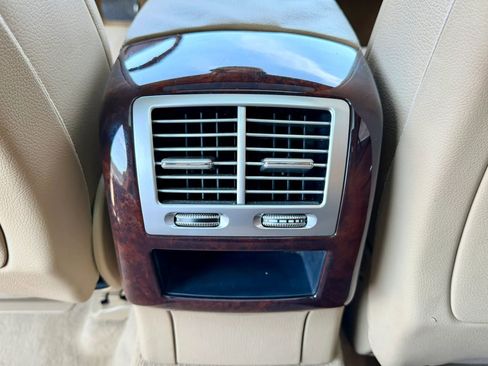 Used 2010 Mercedes-Benz S 550 4MATIC image 38