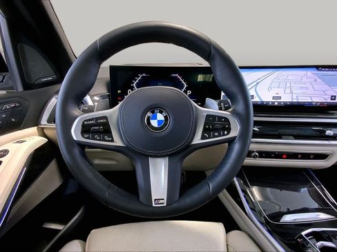 Used 2026 BMW X7 xDrive40i w/ M Sport Package AWD/4WD image 5