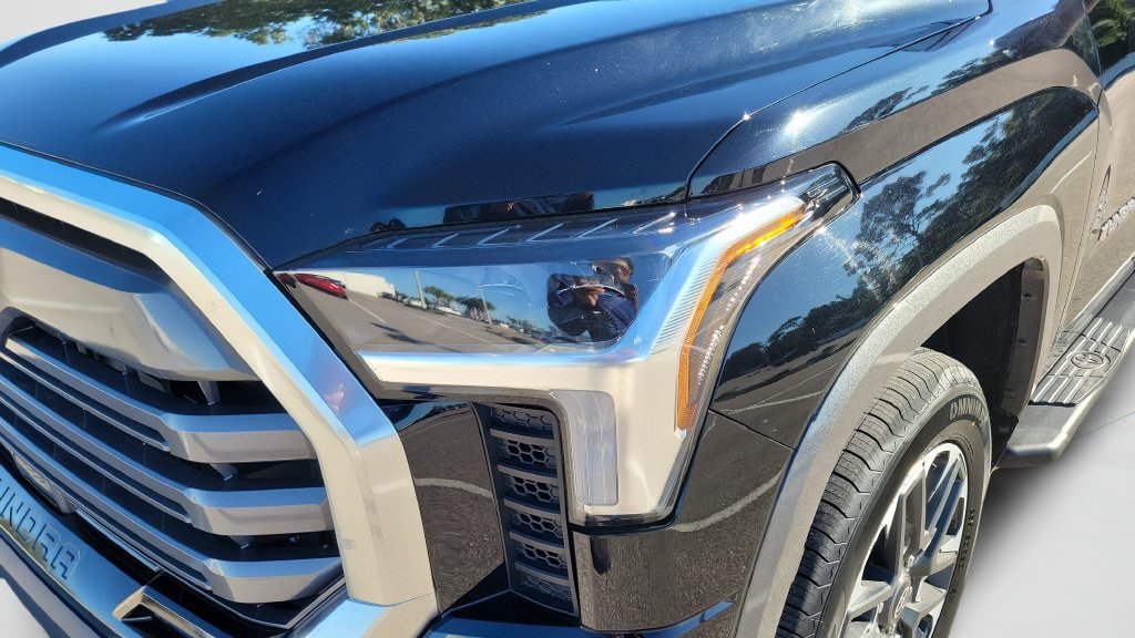 Used 2025 Toyota Tundra Limited AWD/4WD image 24
