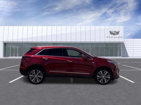 Used 2020 Cadillac XT5 Premium Luxury w/ Platinum Package AWD/4WD image 2