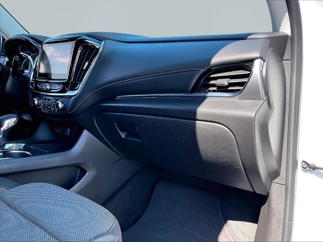 Used 2021 Chevrolet Traverse LT w/ LPO, Blackout Package AWD/4WD image 13