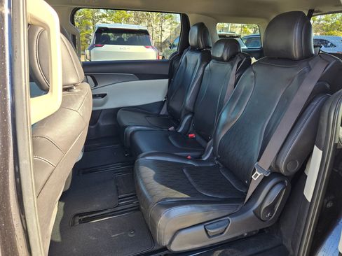 Certified 2023 Kia Carnival LX image 31