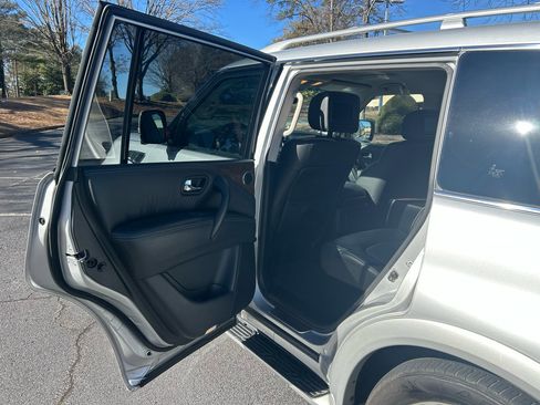 Used 2017 INFINITI QX80 4WD w/ Driver Assistance Package image 15