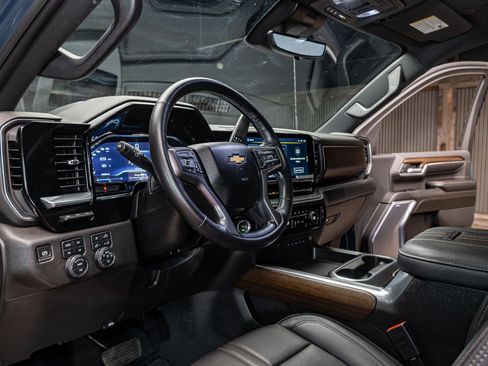 Used 2024 Chevrolet Silverado 2500 High Country w/ Technology Package AWD/4WD image 12