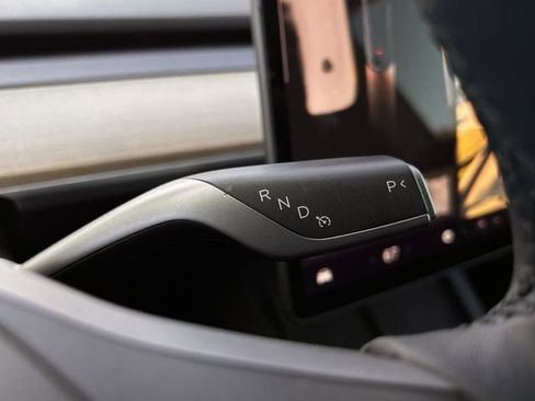 Used 2024 Tesla Model Y Long Range image 22