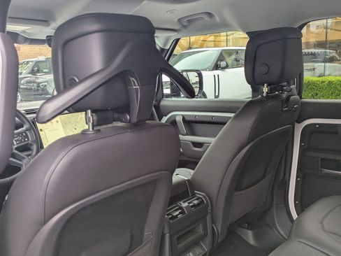 New 2026 Land Rover Defender 110 X-Dynamic SE image 26