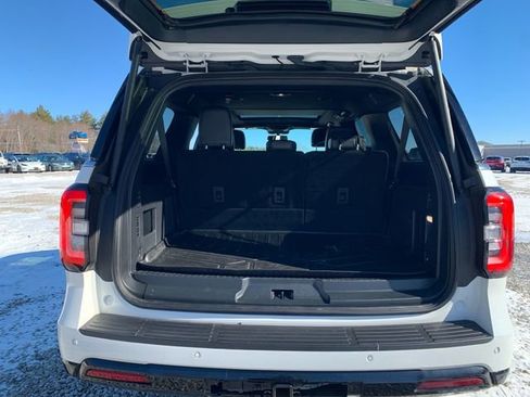 Used 2022 Ford Expedition Max Limited image 13