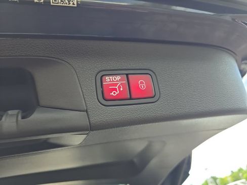 Used 2024 Mercedes-Benz GLS 450 4MATIC image 17