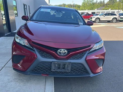 Used 2018 Toyota Camry SE FWD image 7