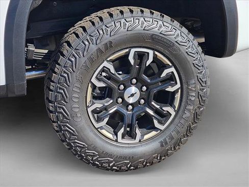 New 2026 Chevrolet Silverado 1500 ZR2 image 10