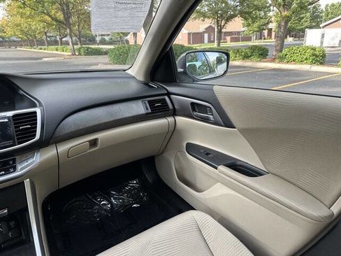 Used 2014 Honda Accord LX image 19