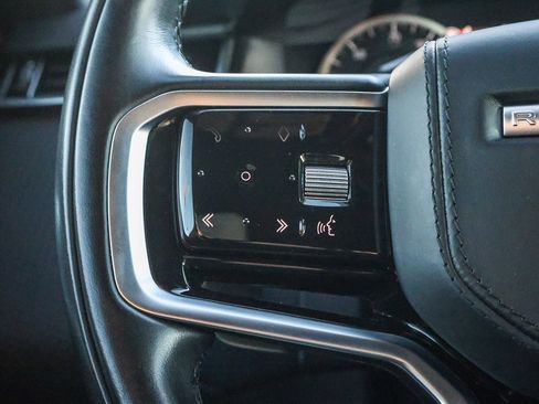 Certified 2022 Land Rover Range Rover Velar R-Dynamic S image 38