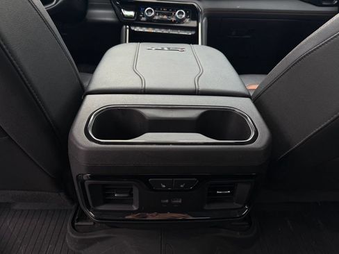 Used 2024 GMC Sierra 2500 AT4 w/ AT4 Premium Plus Package AWD/4WD image 28
