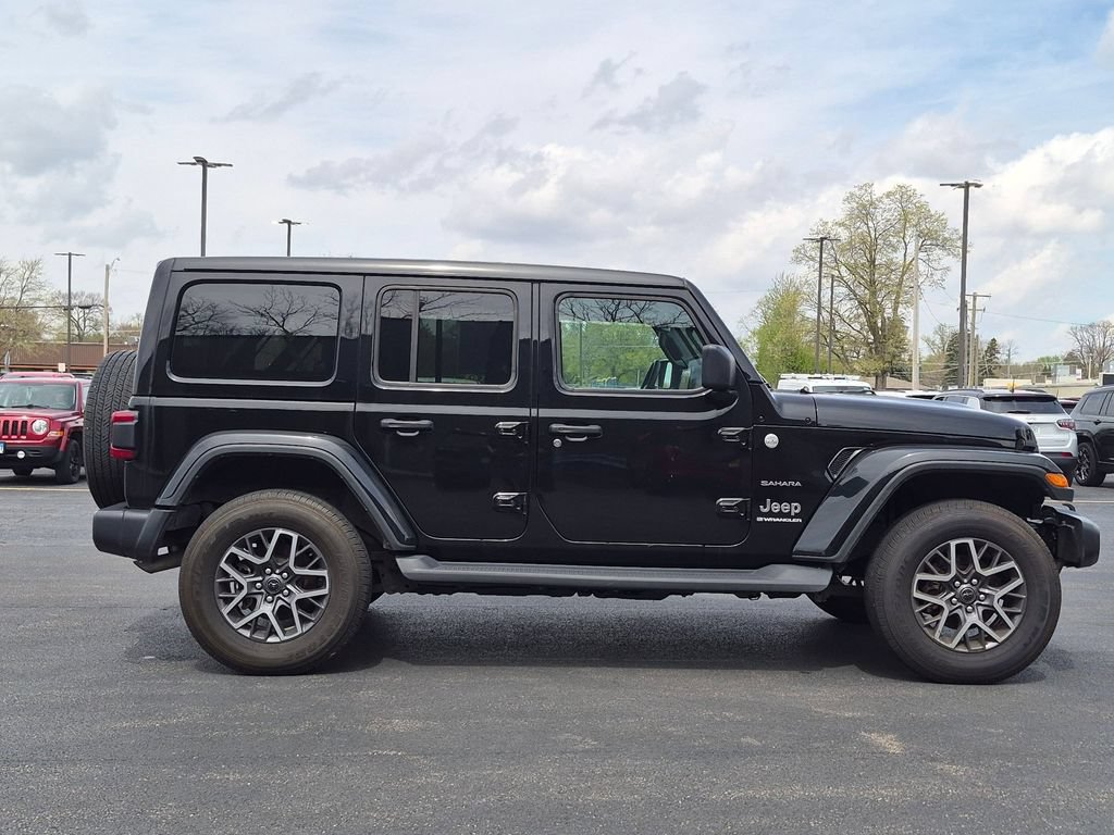 Used 2024 Jeep Wrangler Unlimited Sahara w/ Technology Group AWD/4WD image 8